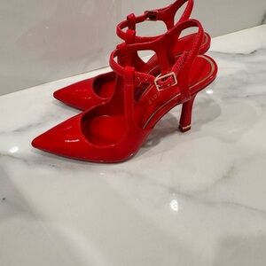 Kenneth Cole Vibrant Red pointed Heels size 6 ❤️ classic piece